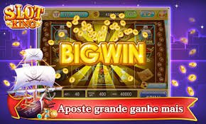 Viber777 App Myanmar ကစားသမား Smartphone ဖြင့် Mobile Gaming ကစားနေသောပုံ